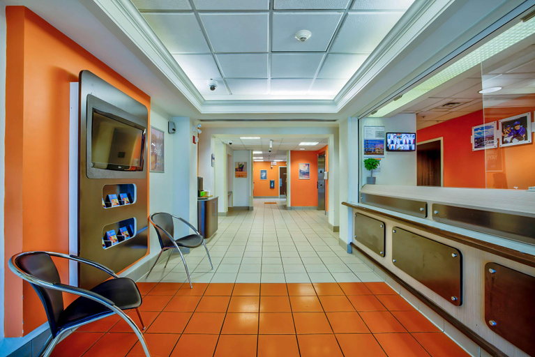 Public Area 2, Motel 6 Burlington, ON - Toronto West - Oakville, Halton
