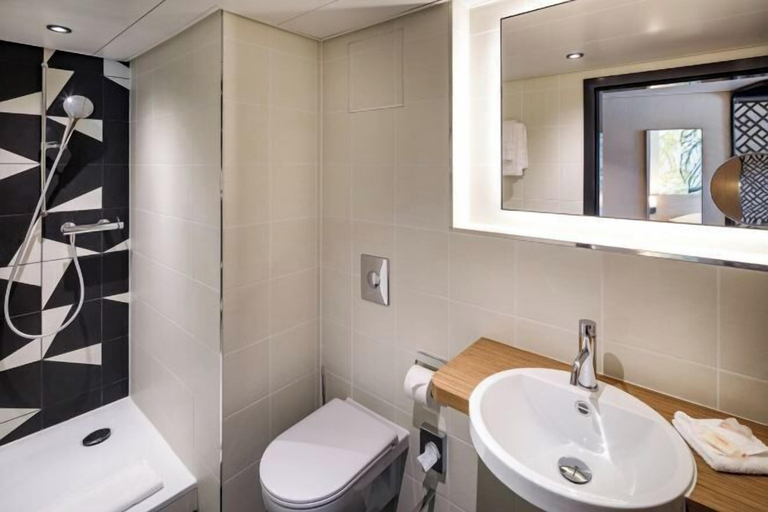 Bathroom 7