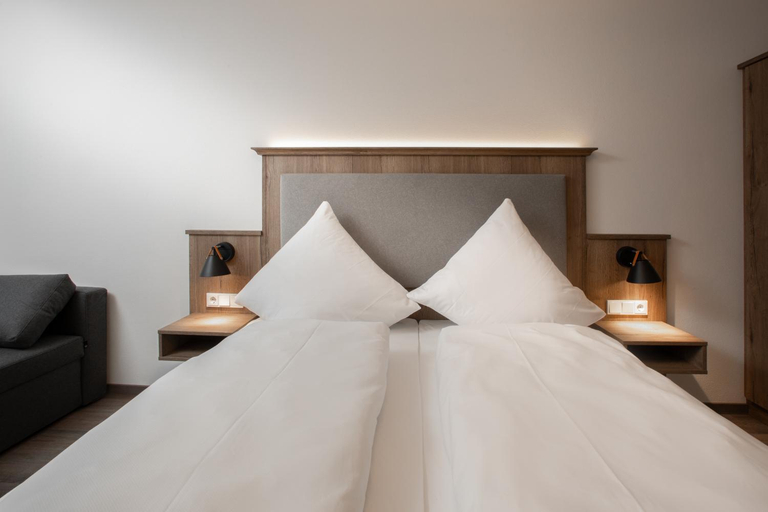 Bedroom 1, Landgasthof Maier, Landshut