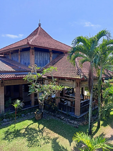 Exterior 9