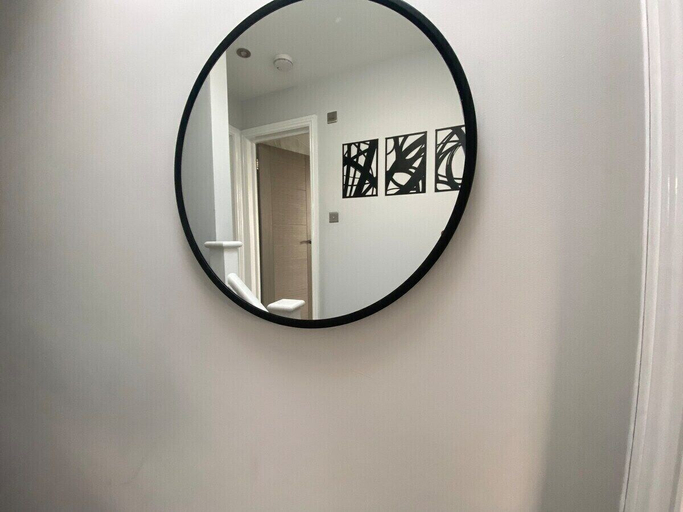 Others 5, Tooting Stays, London