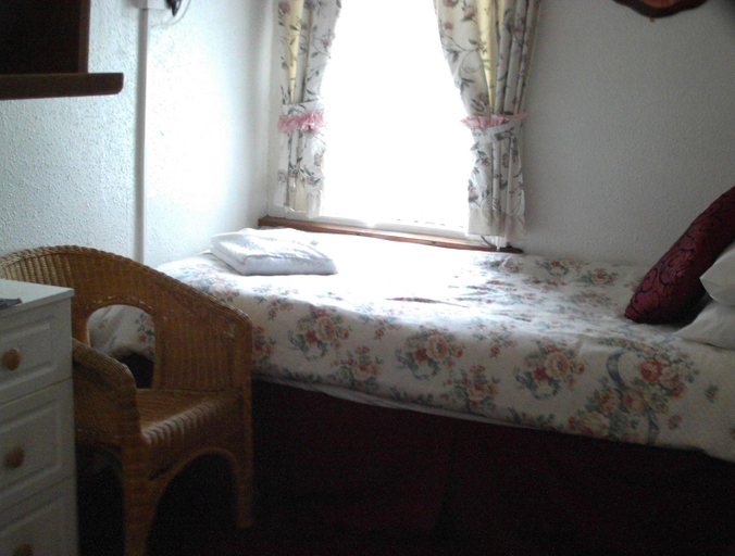 Bedroom 4, Jollies Hotel, Blackpool
