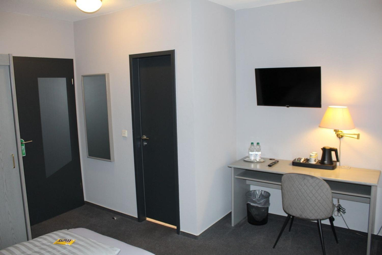 Bedroom 3, M&M Park Hotel, Oberbergischer Kreis