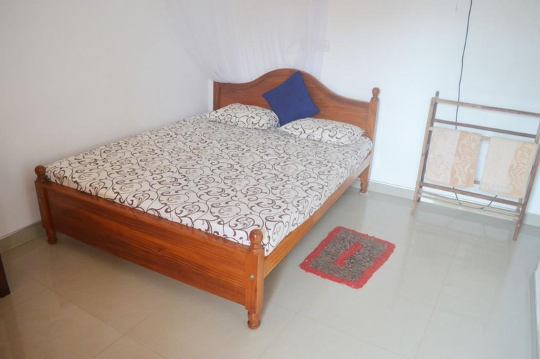 Bedroom 2, Shyni Tourist Guesthouse, Hikkaduwa
