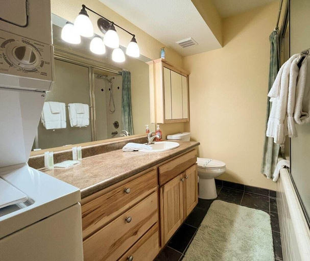 Bathroom, CBL 2314, Iron
