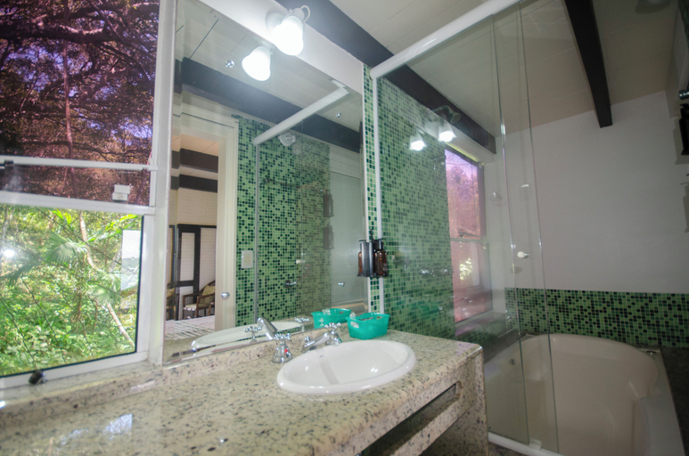 Bathroom 4, Pousada Palmeiras, Bombinhas