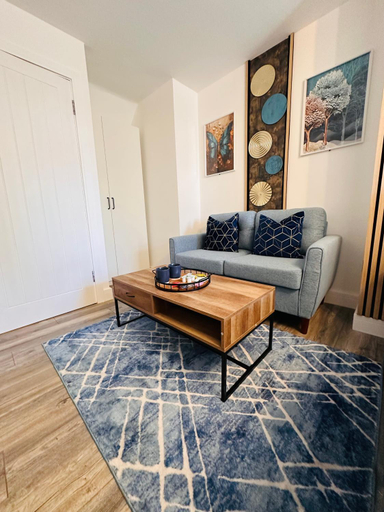 3, Elegant Studio Apartment within a shared house in Harborne Park Road - Birmingham R4, Birmingham