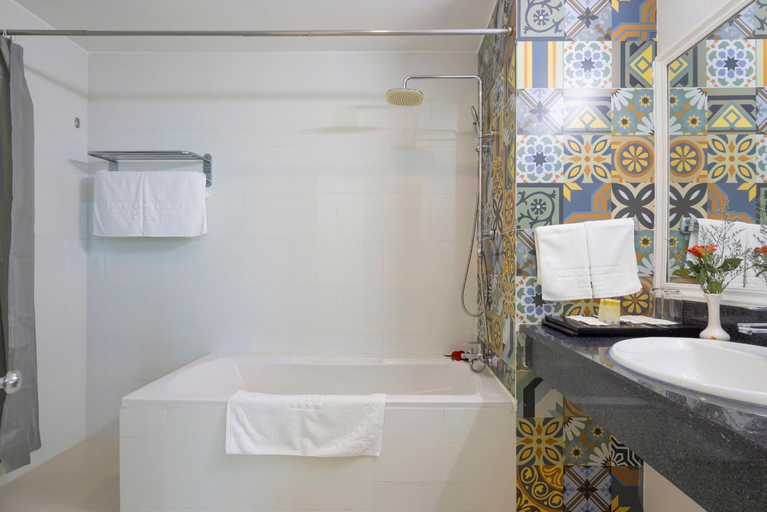 Bathroom, Nha Trang Lodge Hotel, Nha Trang