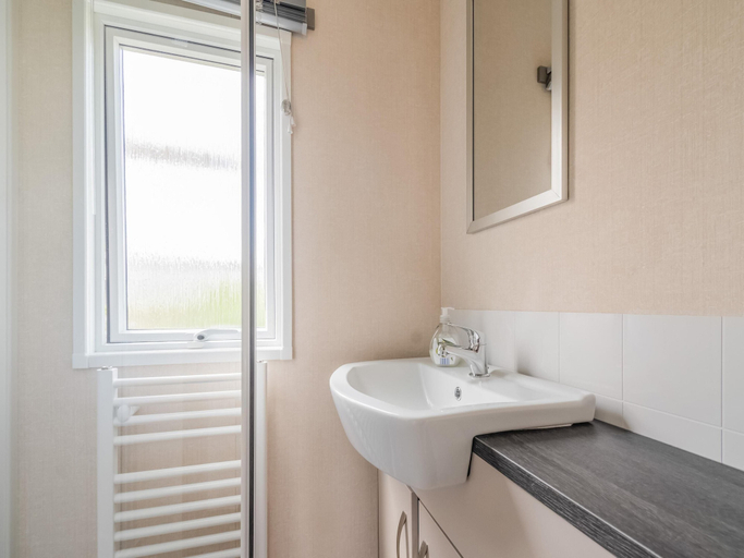 Bathroom 4, Luxury Chalet With Garden in Quiet Location in Renesse, Schouwen-Duiveland