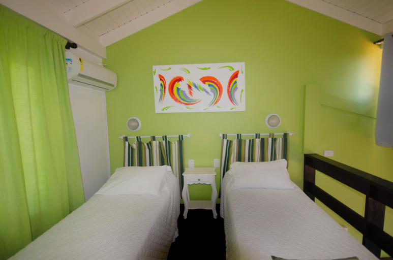 Bedroom 3, Pousada Palmeiras, Bombinhas