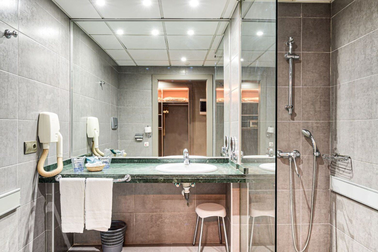 Bathroom 5, Olympia Hotel Events & Spa, Valencia