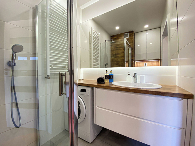 Bathroom 3, BP Apartment I, Toruń City