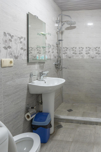 Bathroom 2, Hotel Lile • სასტუმრო ლილე, Khulo