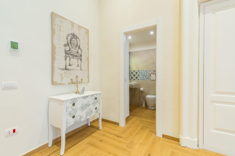 Bedroom 2, La Gatta Cenerentola Rooms, Napoli