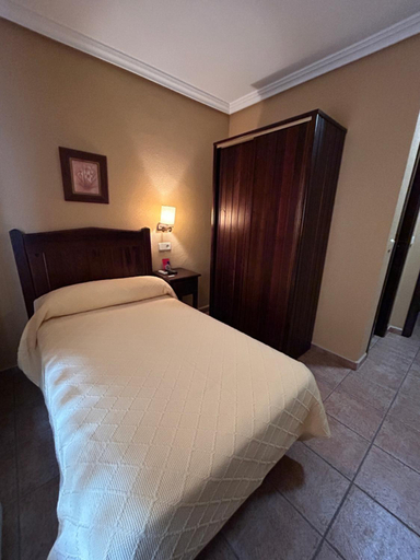 Bedroom 4, Hostal Restaurante Morote Cano, Albacete