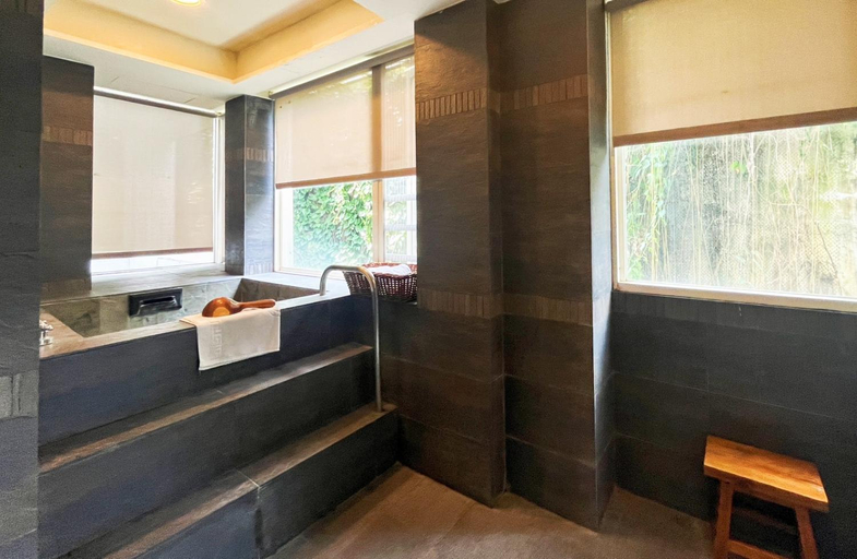Bathroom 4, Tilun Hotel, Nantou