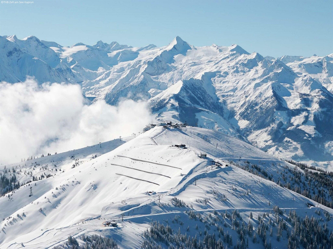 Others 4, Chalet in Piesendorf near Ski Slopes, Zell am See