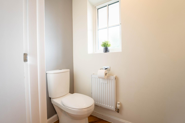 Bathroom 2, Brookfield, Surrey