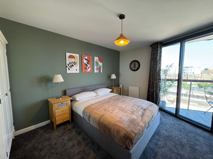Bedroom 2, Modern Apartment Euston-Camden, London
