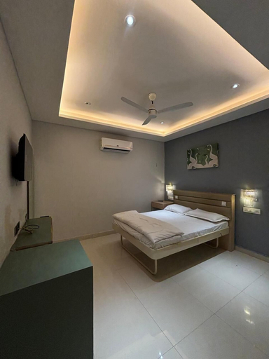 Others 4, Mestays, Gwalior
