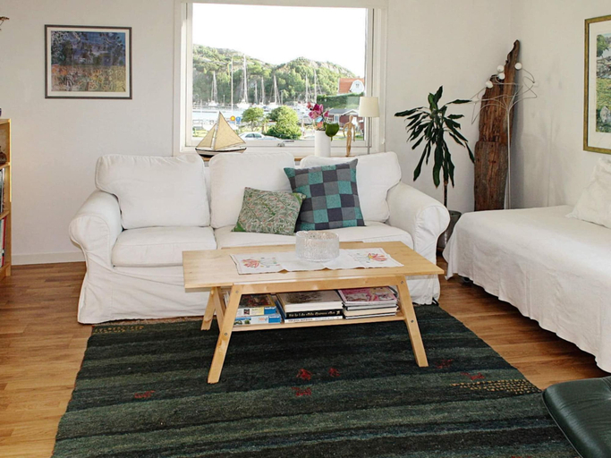 Bedroom 5, 5 Person Holiday Home in Ellos, Orust