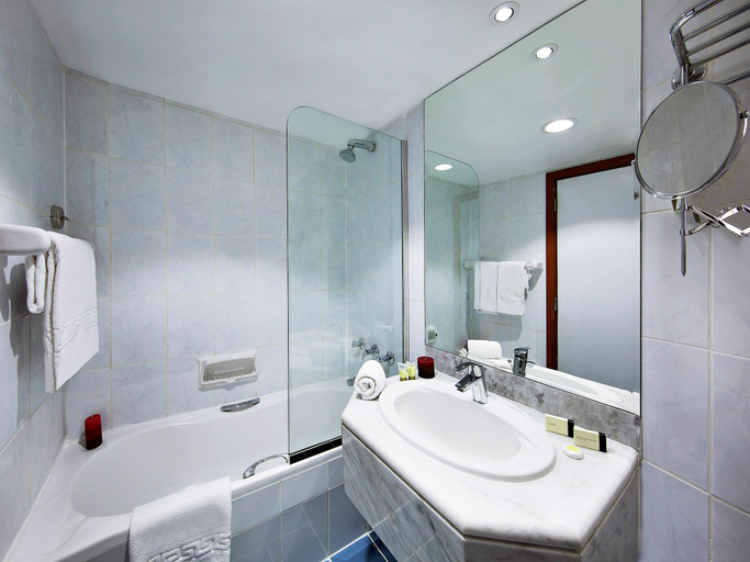 Bathroom 4, Admiral Plaza Hotel, Dubai