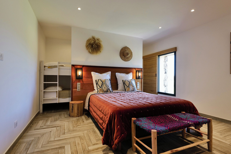 Bedroom 3, Pozzo di Mastri, Corse-du-Sud