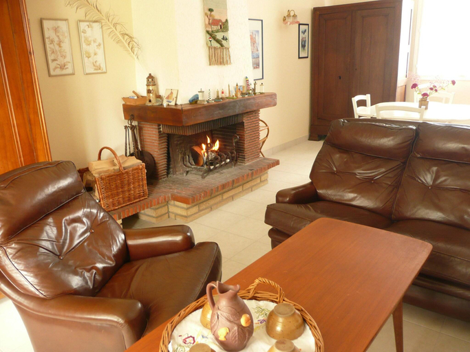 Others 5, Holiday Home in Treompan near Sandy Beaches, Finistère