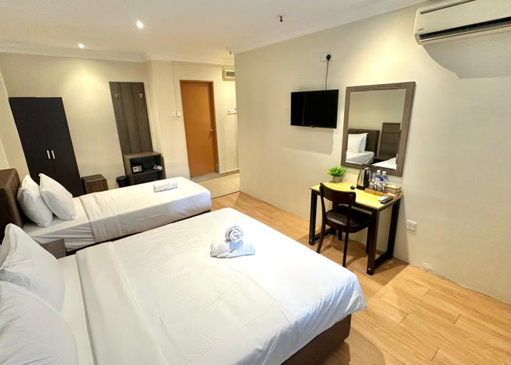 Bedroom 2, Swing & Pillows @ Bukit Bintang City Centre, Kuala Lumpur