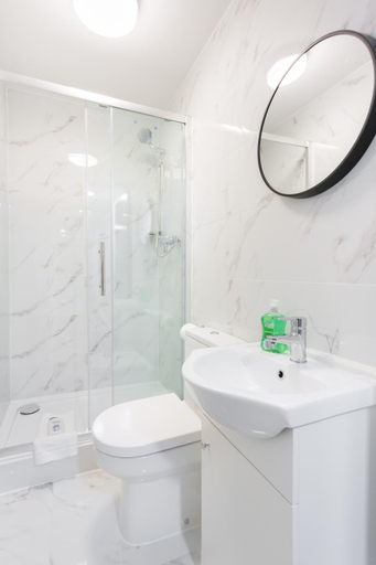 Bathroom 3, Studio9 Rooms, London