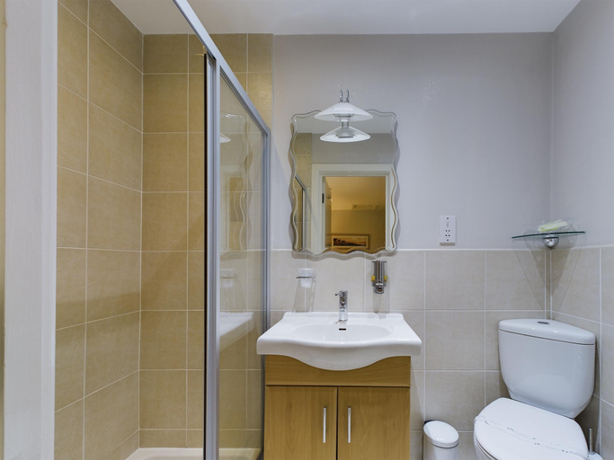 Bathroom, Sunrise Suite, Blackpool