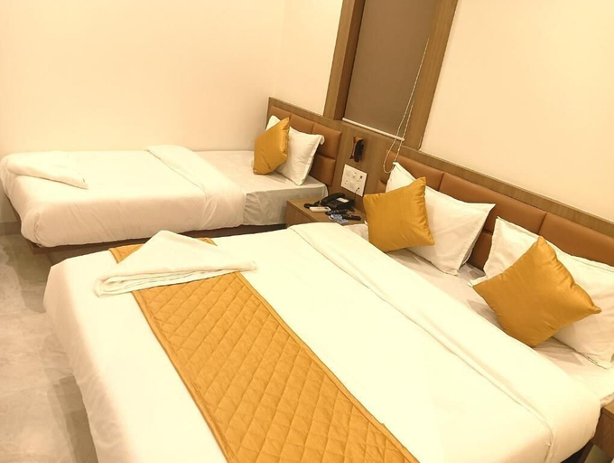 Bedroom 3, Hotel Enigma Inn, Mumbai City