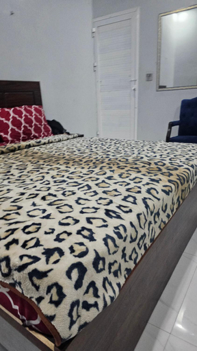 Others 2, Luxury Hotel Rooms, Karachi