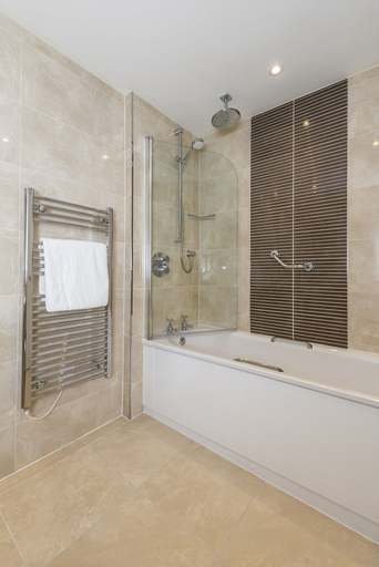 Bathroom 5, Macdonald Inchyra Hotel & Spa, Falkirk