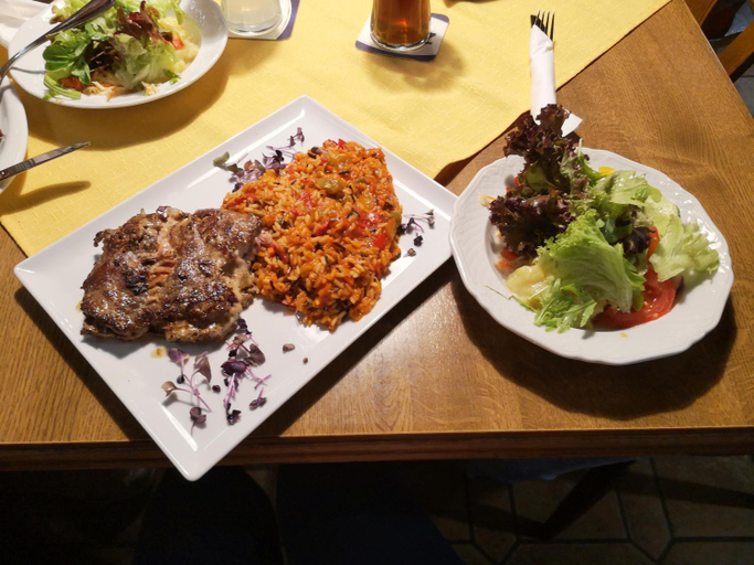 Food & Drinks