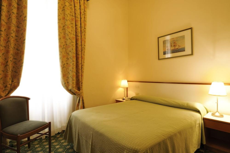 Bedroom 2, Hotel Europa & Concordia, Savona
