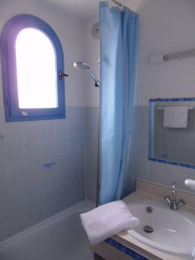 Bathroom 2, Hotel Alhambra, Hérault