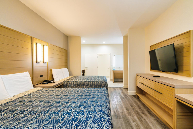 Bedroom 2, Palace inn Blue IAH, Houston