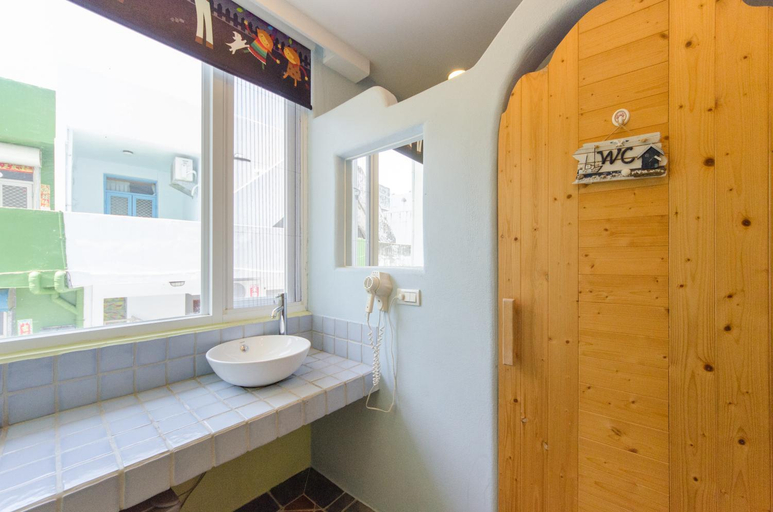 Bathroom 4, Shu Lan Yang Ye, Pingtung