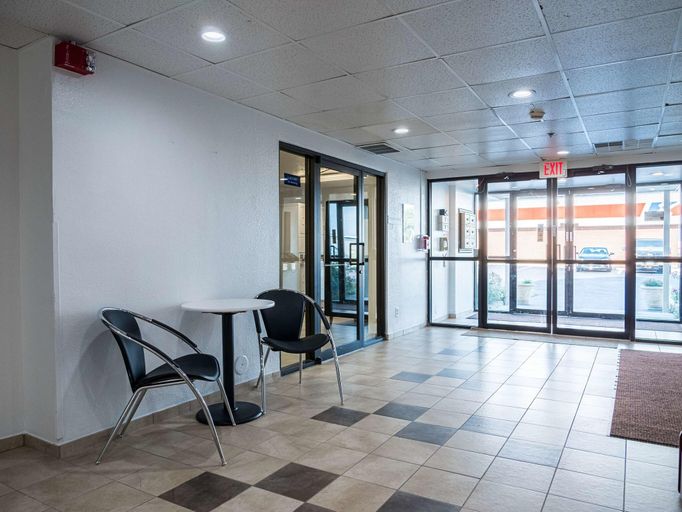 Public Area 2, Studio 6 Miamisburg, OH - Dayton, Montgomery