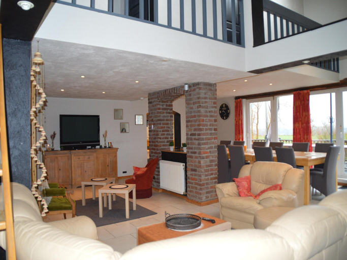 Others 3, Verviers Villa with Sauna, Liège