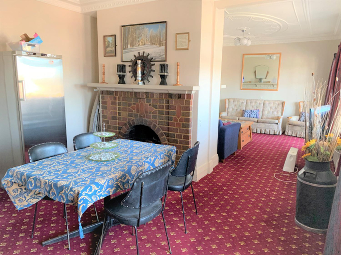 Others 4, Ranfurly Hotel, Central Otago
