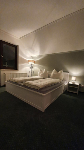 Bedroom 2, Hotel PlannerInn, Liezen