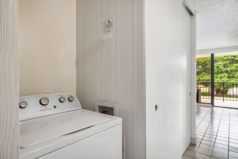 Bathroom 4, Maui Schooner Resort, Maui