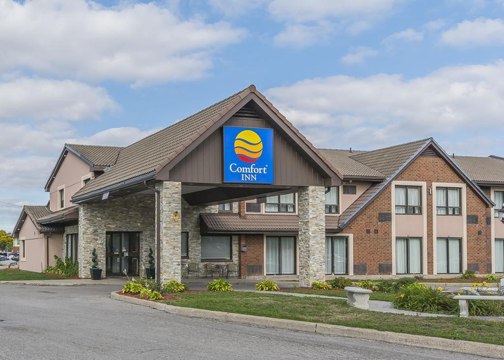 Exterior & Views 2, Quality Inn Barrie, Simcoe