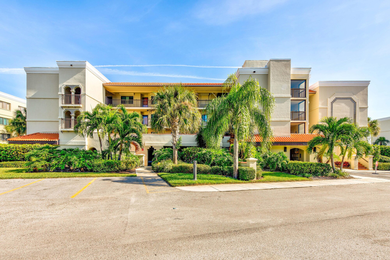 Exterior & Views 2, Land's End 4-201 Bay Front - Premier, Pinellas