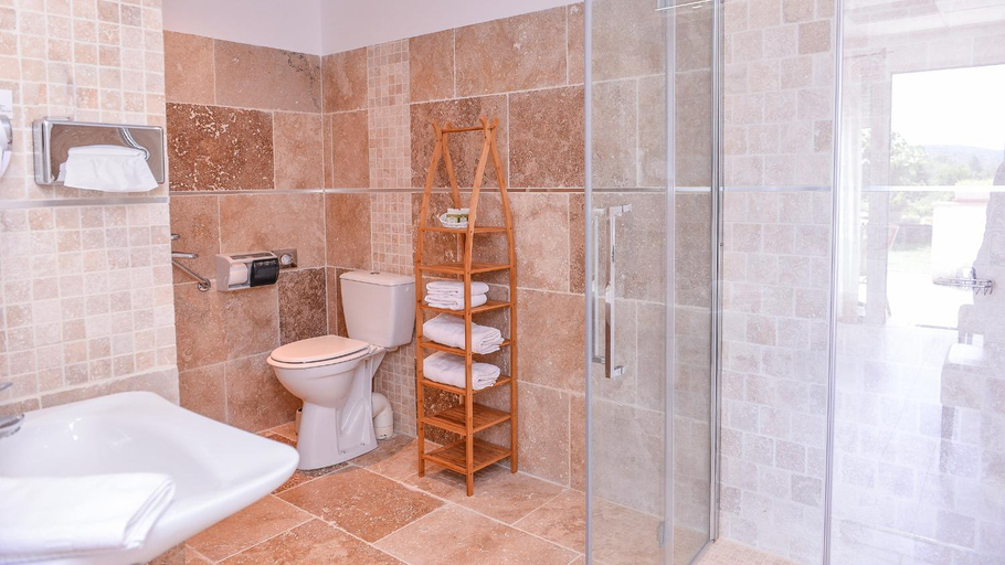 Bathroom 3, Logis Hotel Restaurant Le Chene Vert, Ardèche