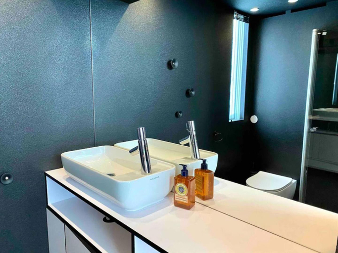 Bathroom 3, Oceanview Mini-House - Stunning Views, Flakstad