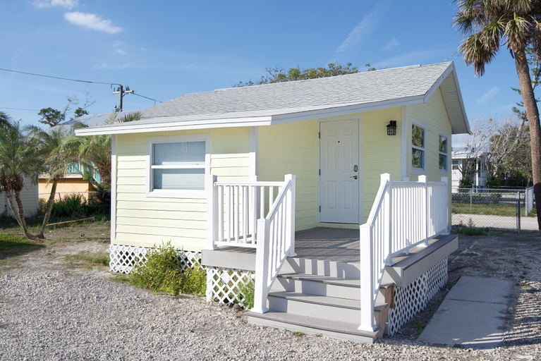 Exterior & Views 2, Island Paradise Cottage, Lee