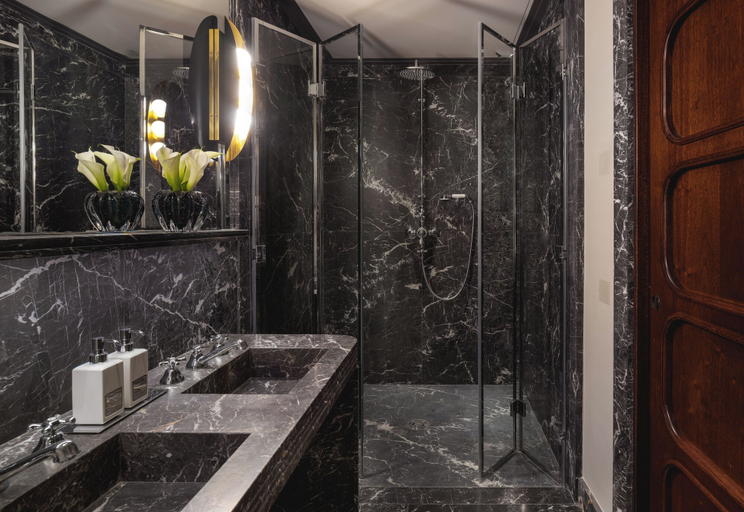 Bathroom 3, Palazzo Ottaviani Luxury Apartments, Florence